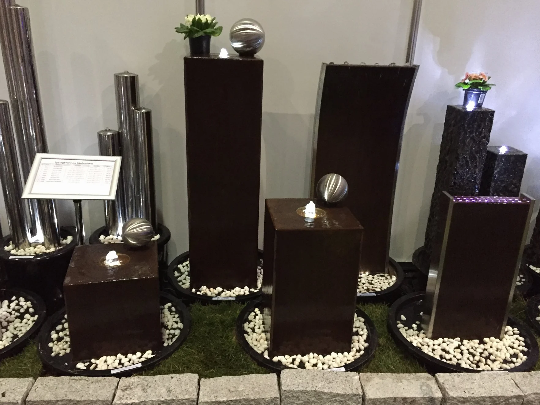KÖHKO® Fontanna kostkowa "Peru" wysokość 119 cm fontanna ogrodowa 31006 ze stali kortenowskiej z oświetleniem LED