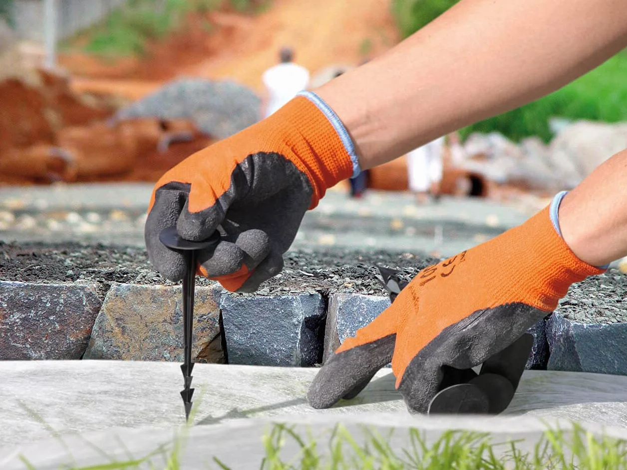 GARDENIX Opakowanie 100 TerraPeg kotwice naziemne kołki do ogrodu polarowego Weed Control Fabric Mole Net (100)